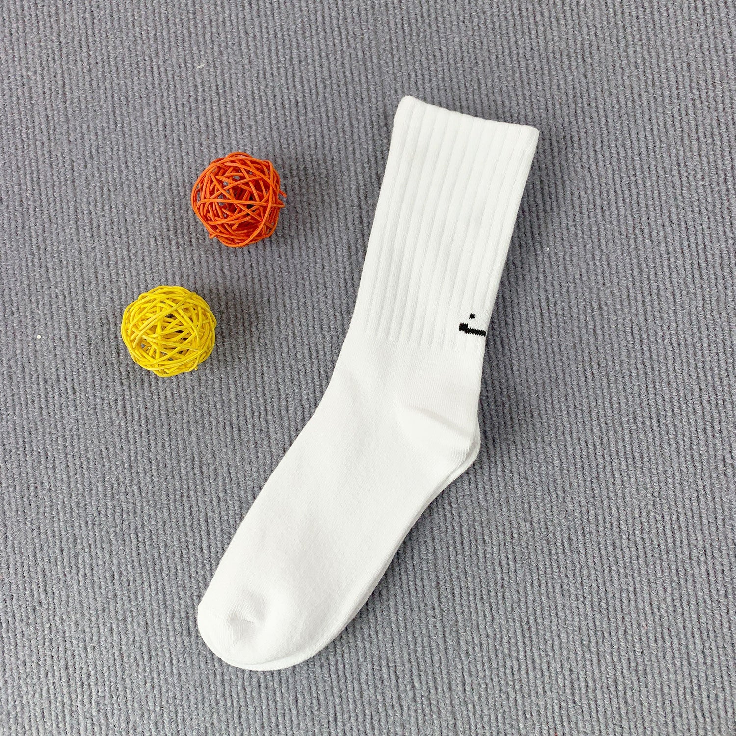 100% Cotton Casual Socks Solid Color Cartoon Face Print Anti-Bacterial Odor-Resistant Sweat-Absorbent Breathable